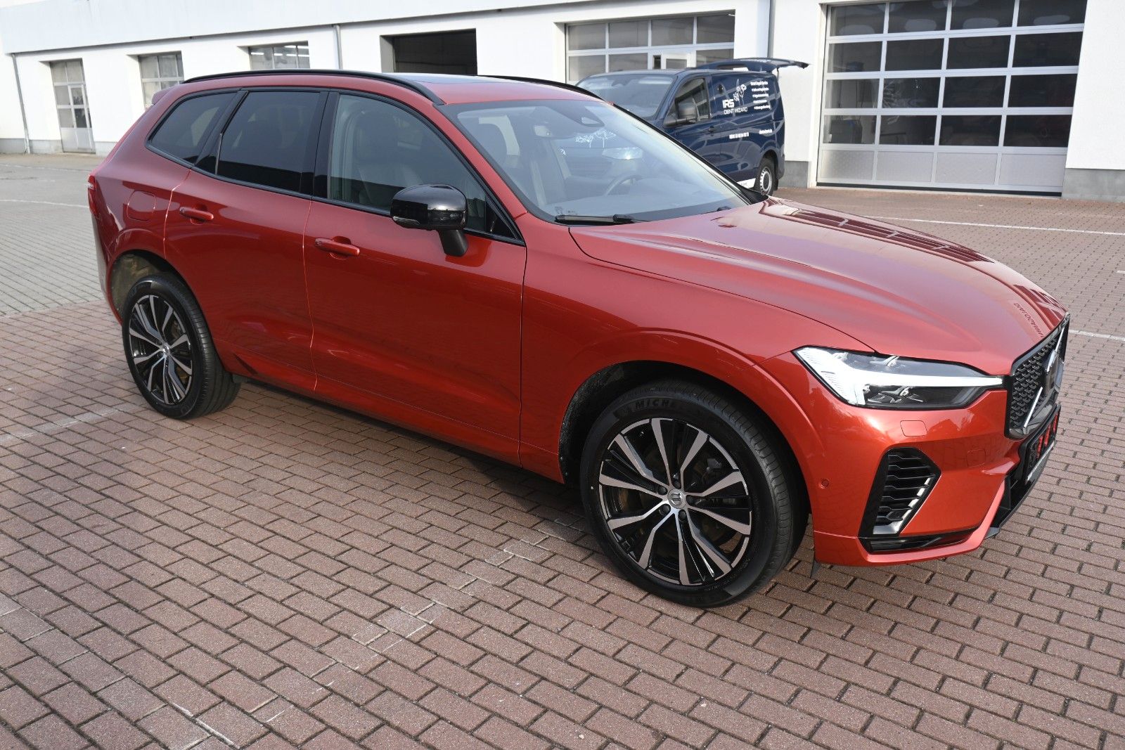 Fahrzeugabbildung Volvo XC60 T8 Ultimate Dark AWD*AHK*HUD*Pano*Massage*