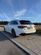 Audi RS4 2.9 TFSI HUD/Carbon voll.RS Sport Aga/280kmh - Audi RS4: Sport