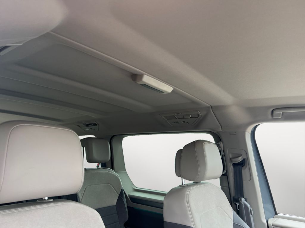 Fahrzeugabbildung Volkswagen Multivan 2,0 TDI LÜ Life iQ.Light Multitisch