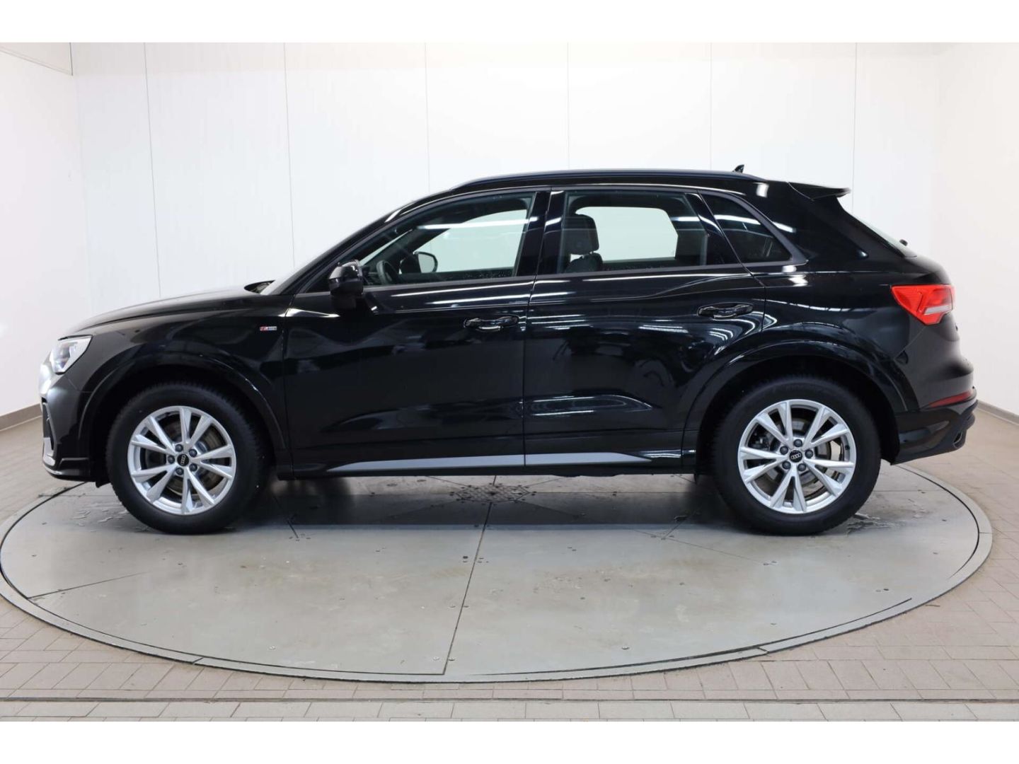 Audi Q3 40 TFSI quattro S line NAV ACC RFK AHK-Vorb foto 5