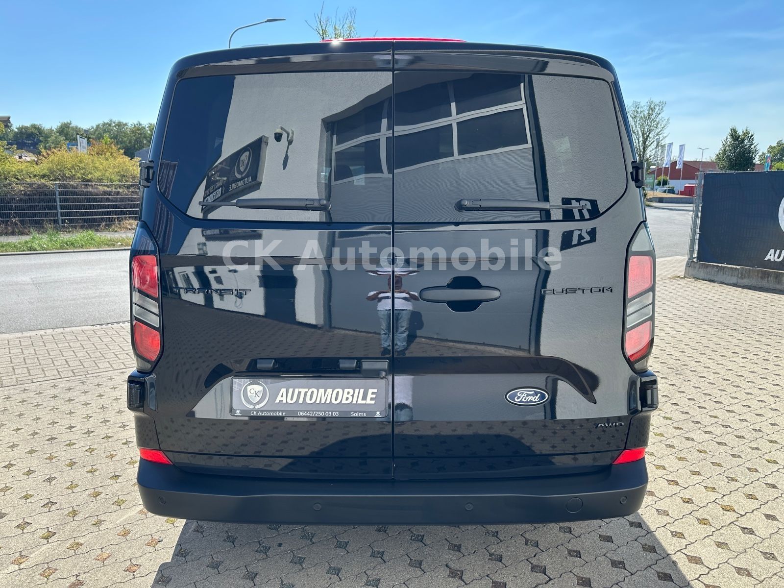 Fahrzeugabbildung Ford Transit Custom Kombi 320 L2 AWD Trend/9 Sitze