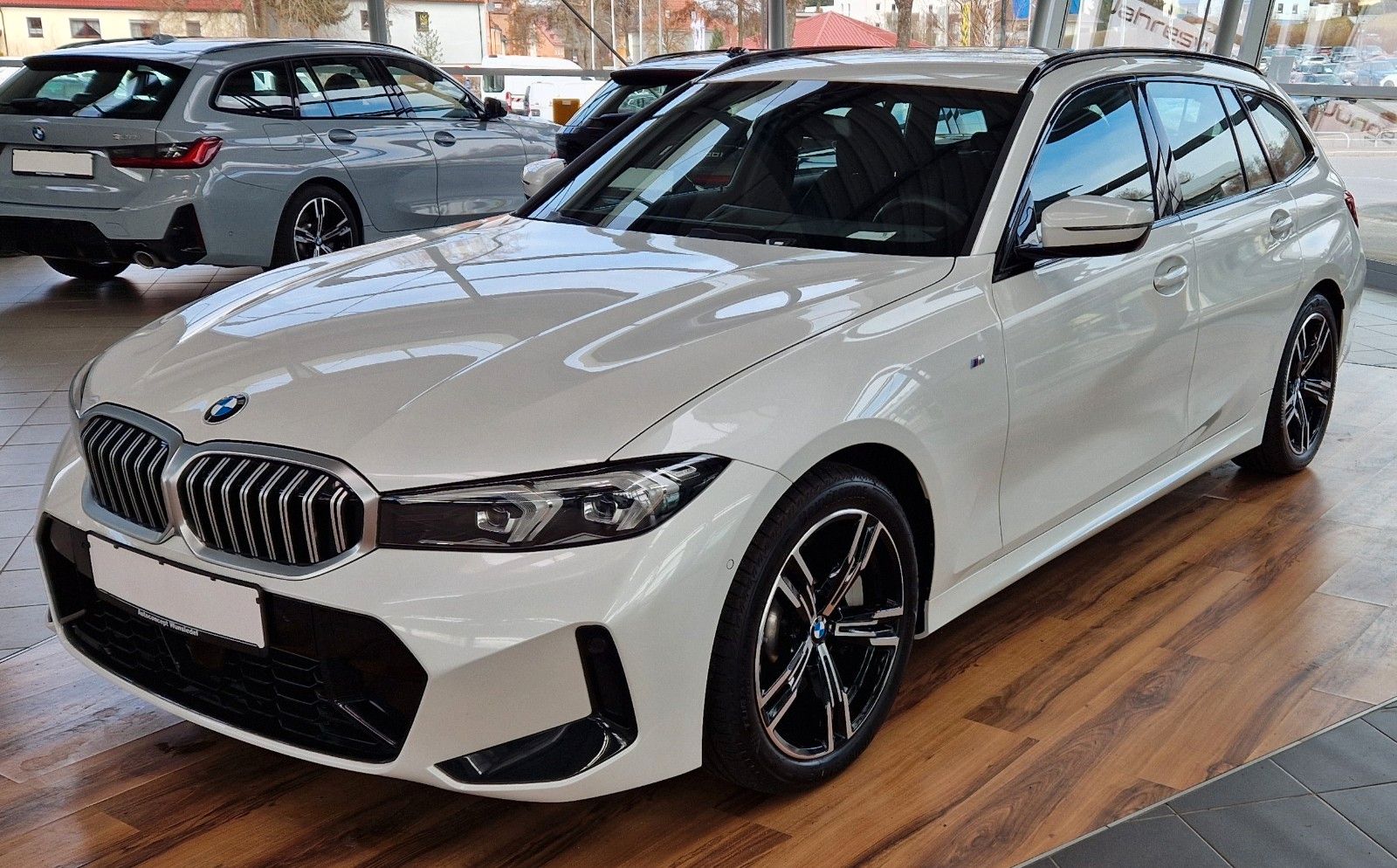 BMW 330 i xDrive M Sport touring/Shadow/ACC/Hifi/LED