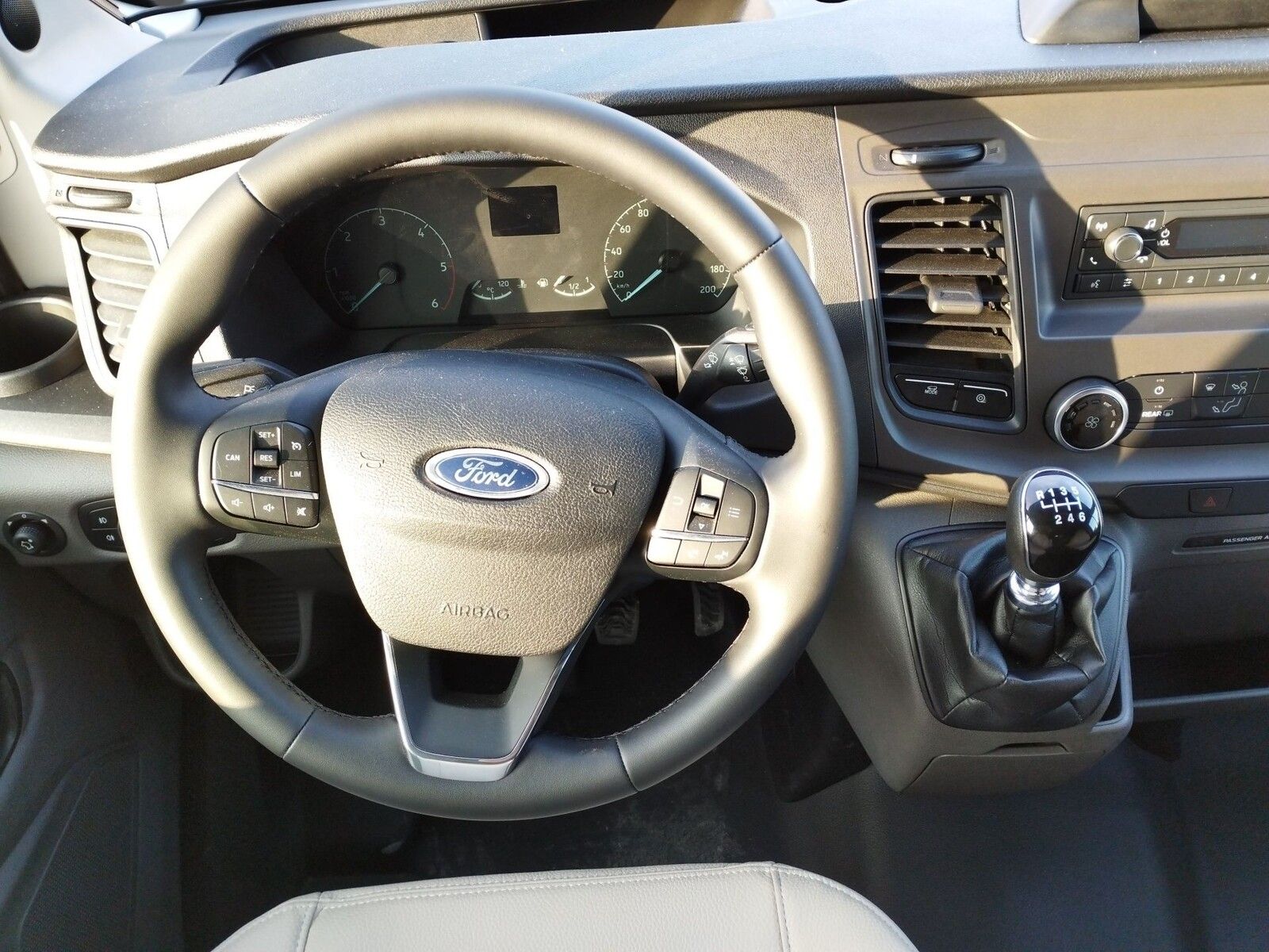 Fahrzeugabbildung Karmann Dexter 4x4 DE 560 AW Allrad 4x4, Rückfahrkamera