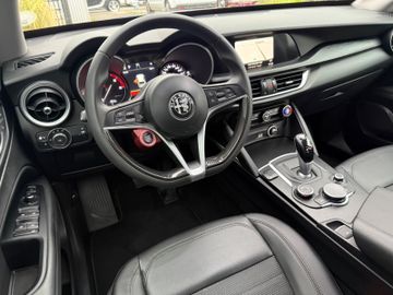 Alfa-Romeo Stelvio - 10