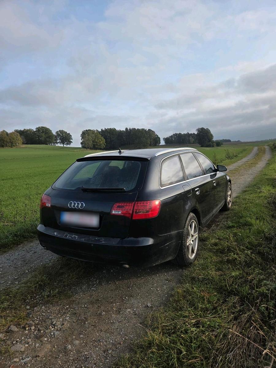 Audi Quattro 2005 — rear view