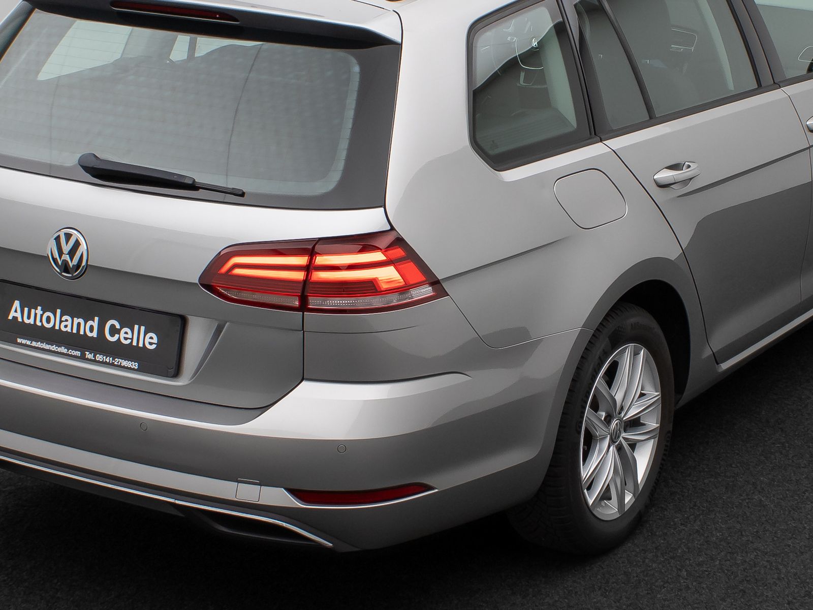 Fahrzeugabbildung Volkswagen Golf VII Variant Comfortline Navi PDC Standheiz