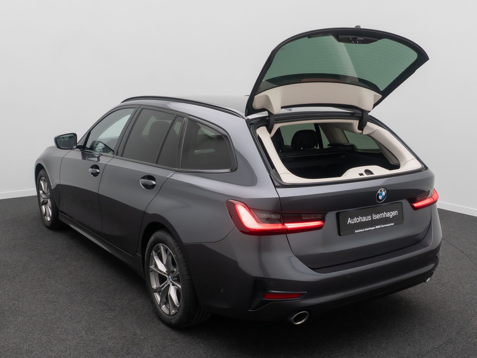 Fahrzeugabbildung BMW 320d xD Sport Line Alarm AHK DAB HiFi DrivAssist