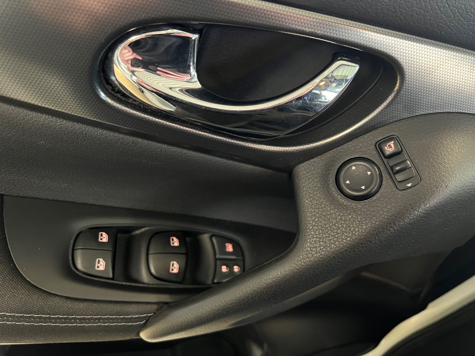 Fahrzeugabbildung Nissan Qashqai N-Connecta *1.HAND* NUR 22.005KM*