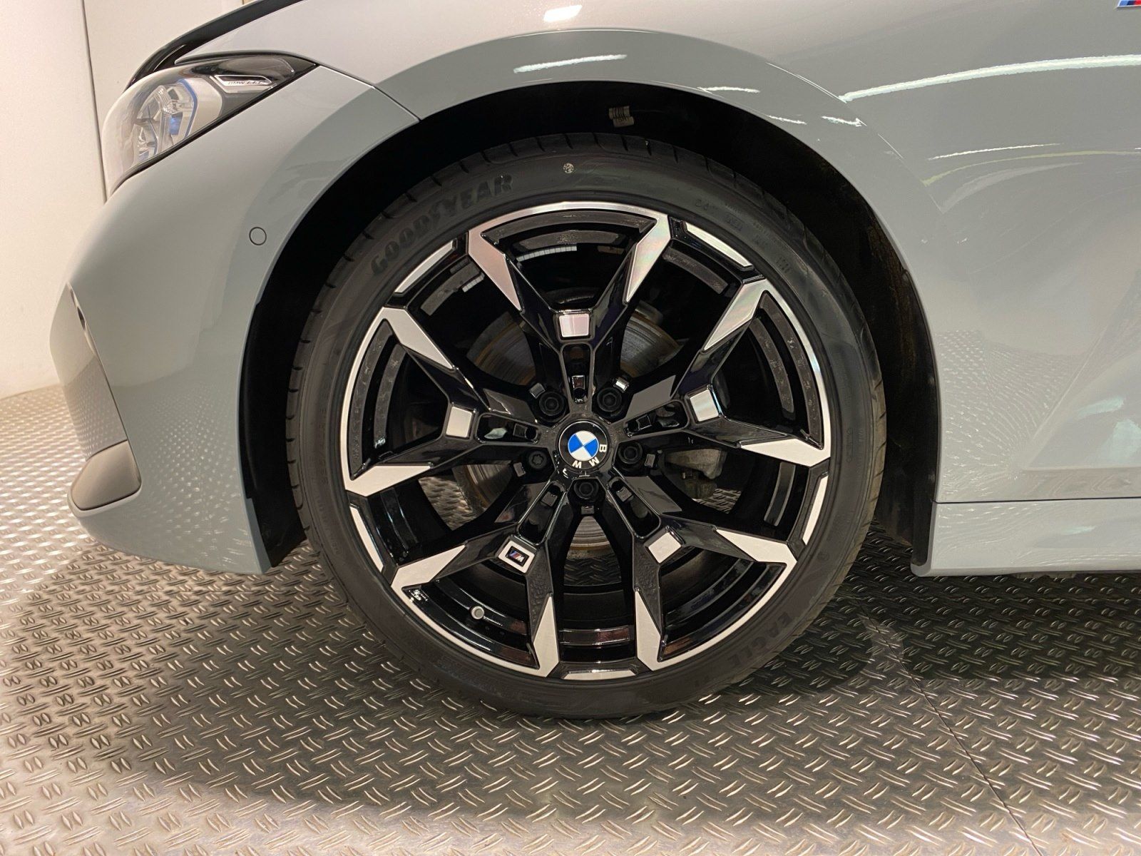 BMW 320 - Bild 14