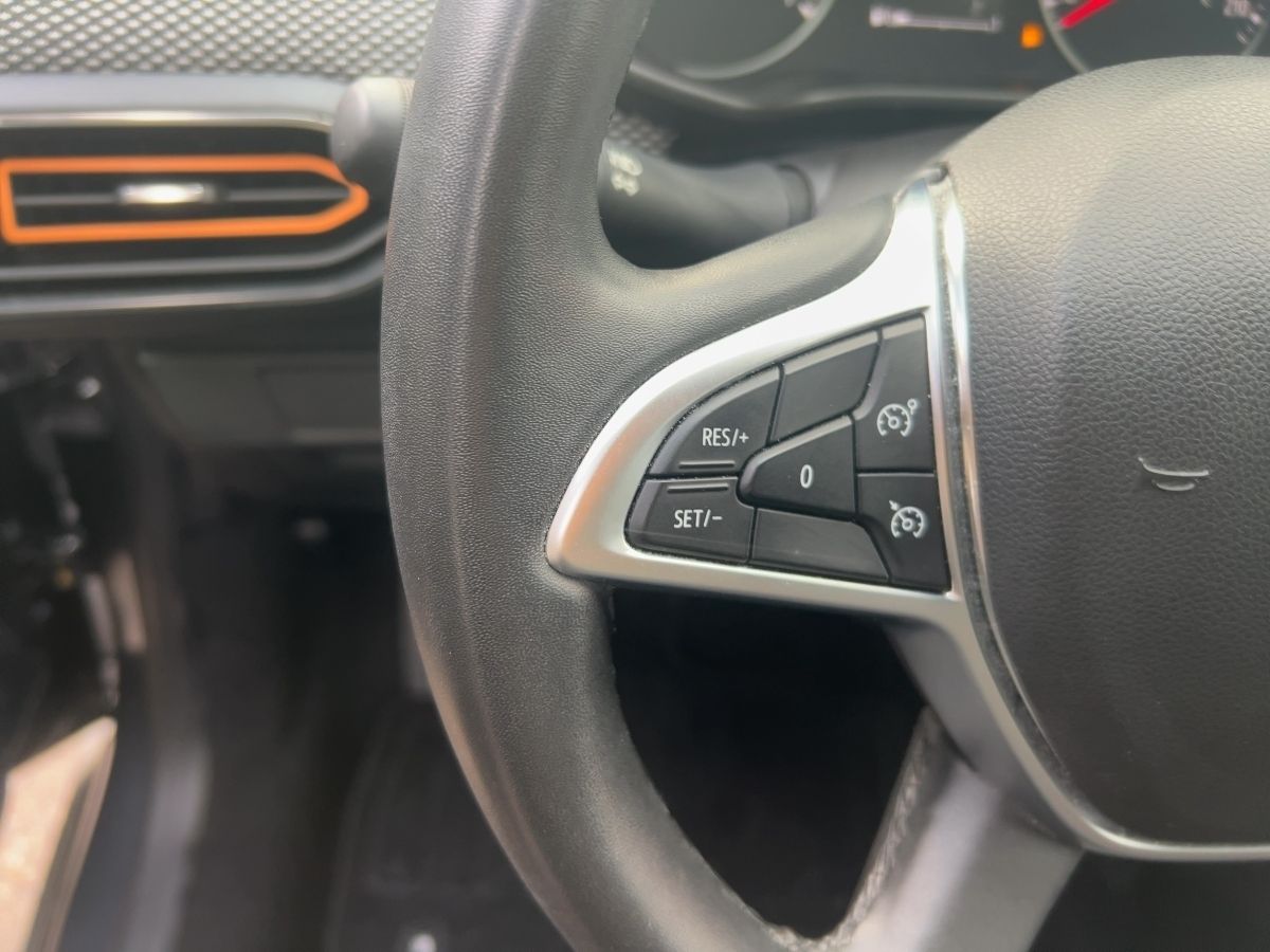 Fahrzeugabbildung Dacia Sandero Stepway Ultimate TCe 110 SHZ Kamera