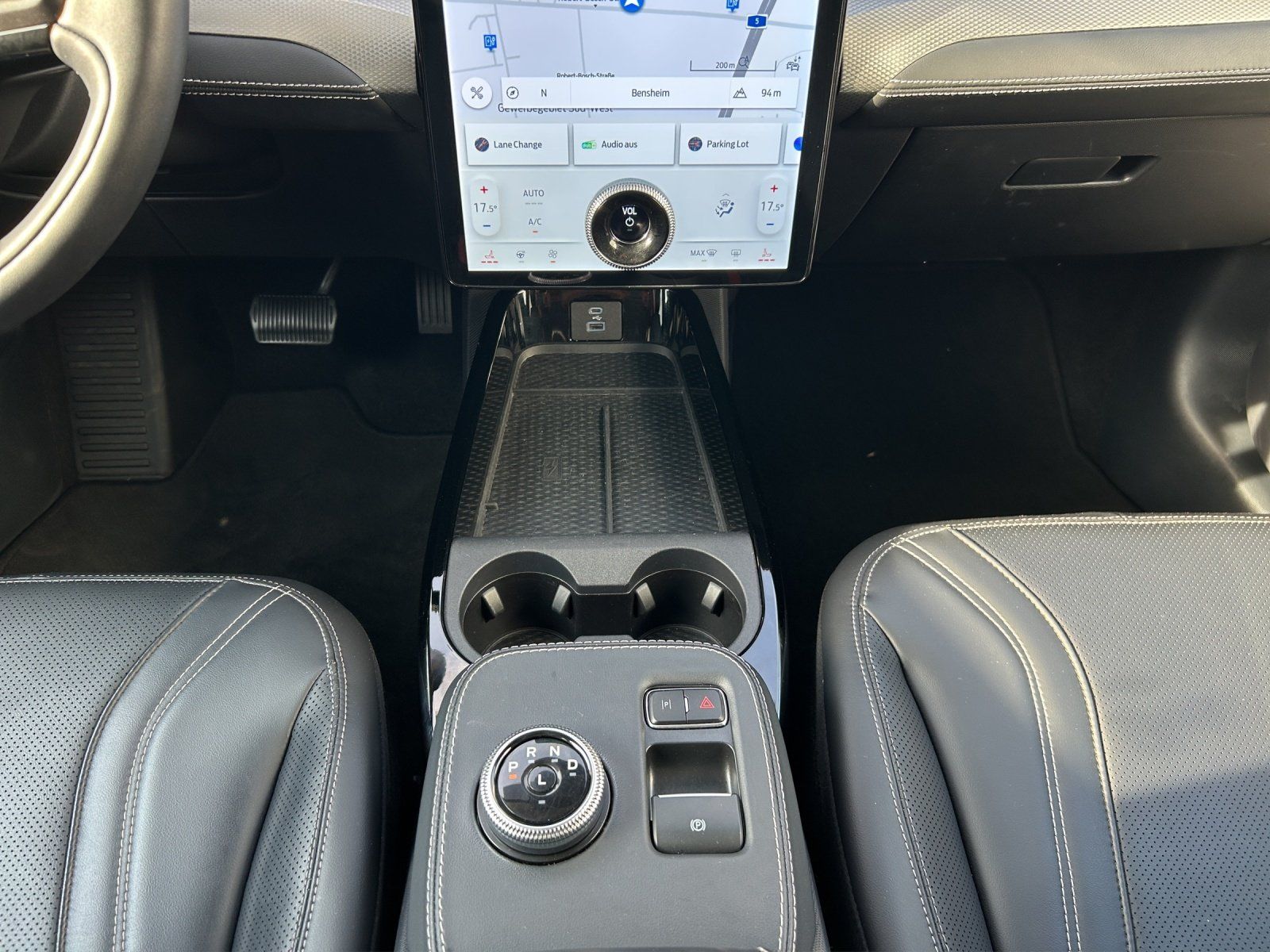 Fahrzeugabbildung Ford Mustang MACH-E Aut./LED/ACC/KAMERA/PANO/B&O/SHZ/