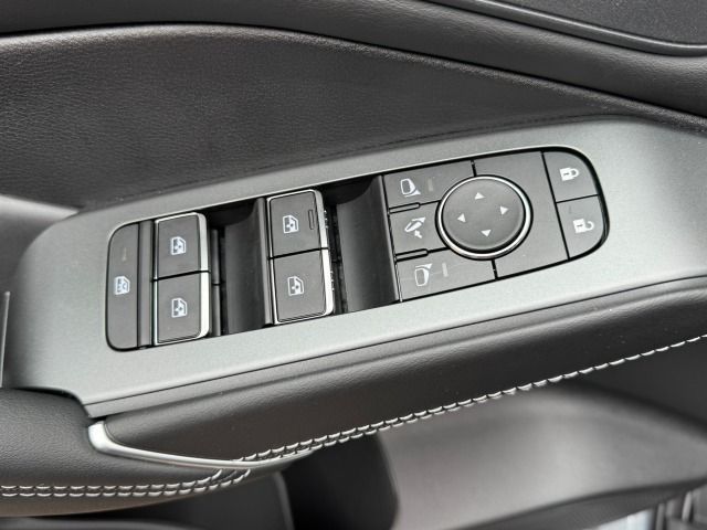 Fahrzeugabbildung Nissan Qashqai 1.3 DIG-T 6MT N-Connecta WP*KP*AFA*MJ25