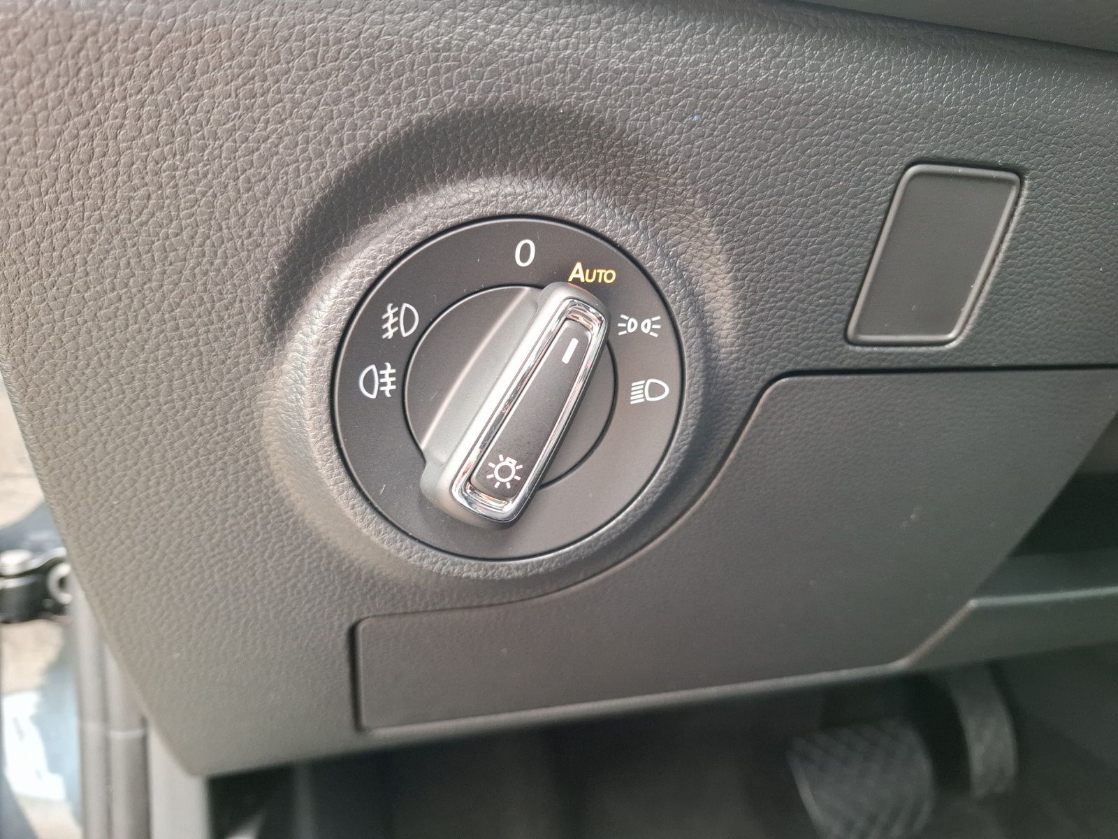 Fahrzeugabbildung SEAT Ibiza TSI FR-Line Beats DSG LED Navi GRA PDC SH