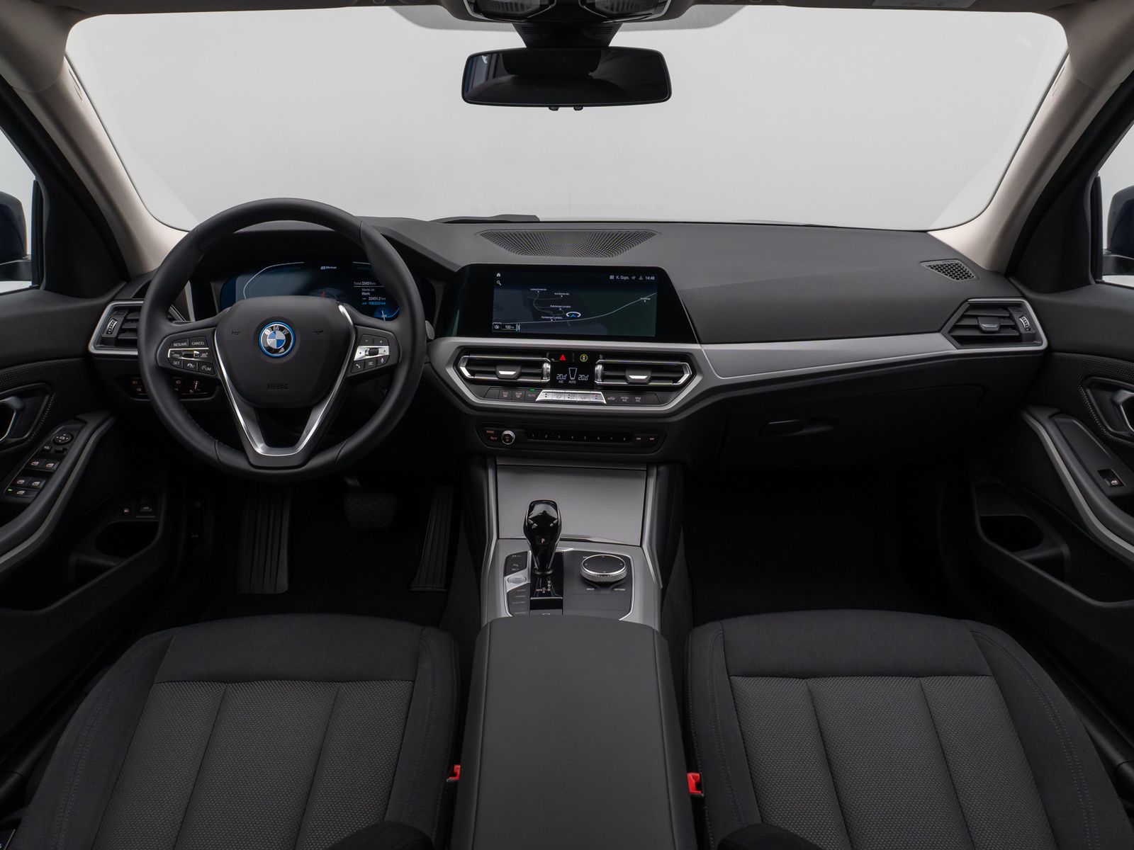 Fahrzeugabbildung BMW 330e Laser HUD DAB PDC Stop&Go Komfort Alarm
