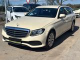 Mercedes-Benz E 220 d T*Aut*PDC*Klima*Euro 6*Kam*Navi* - Mercedes-Benz E 220: Beige