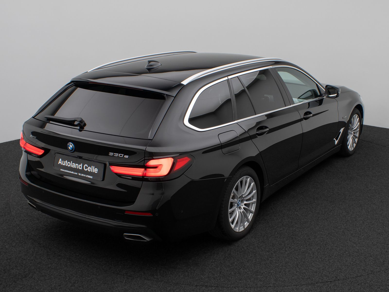 Fahrzeugabbildung BMW 530e xD Laser Kamera HUD DAB HiFi 4xKlima AHK