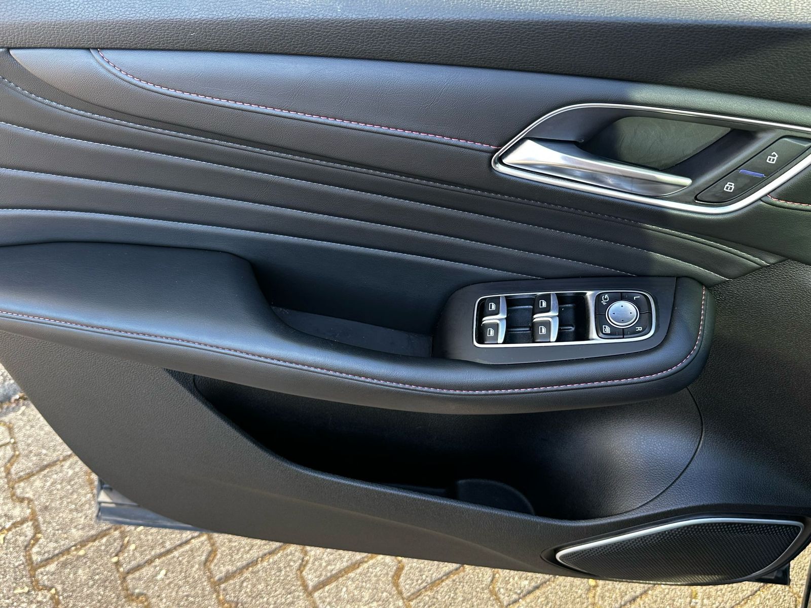 Fahrzeugabbildung MG EHS Luxury PANO+LEDER+NAVI+SHZ+KAMERA+ACC+360°