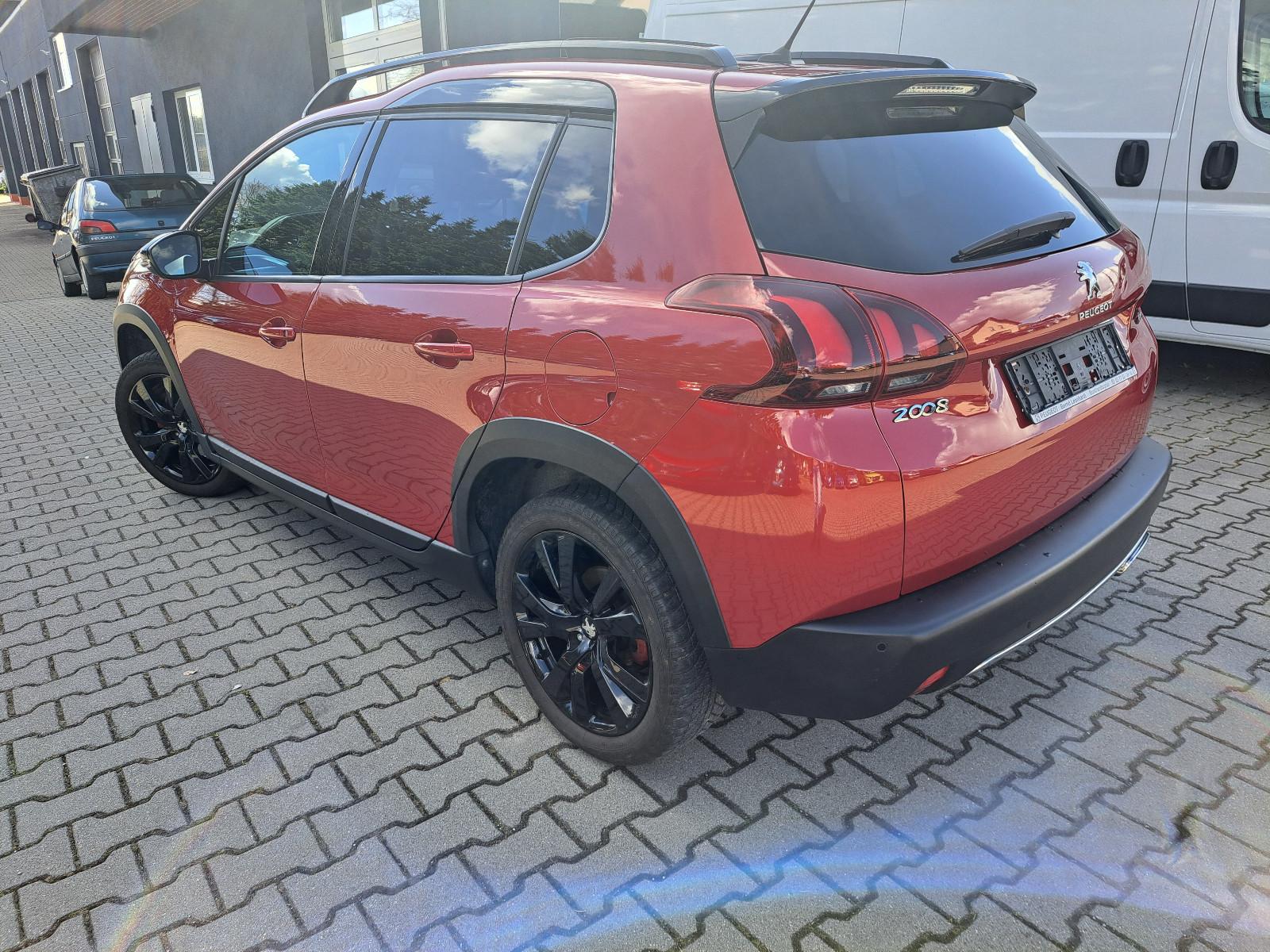 Peugeot 2008 GT Line - Allure PureTech 130