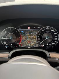 Volkswagen Touareg - 11