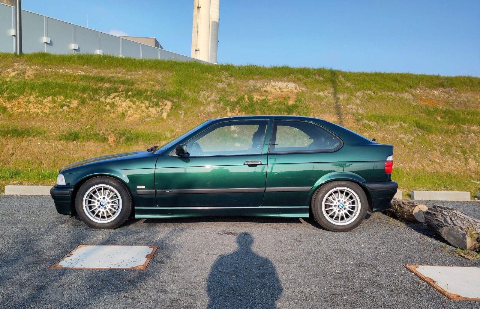 BMW 323