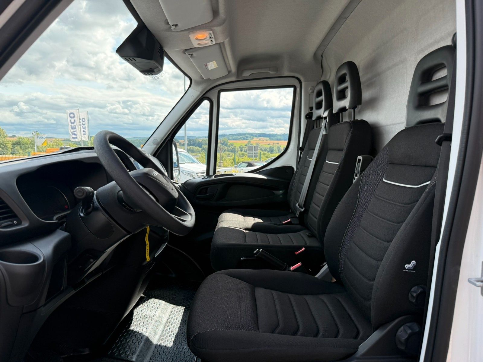 Fahrzeugabbildung Iveco Daily 35S14 V Y ASC-Ausbau Kastenwagen *R 3.520*