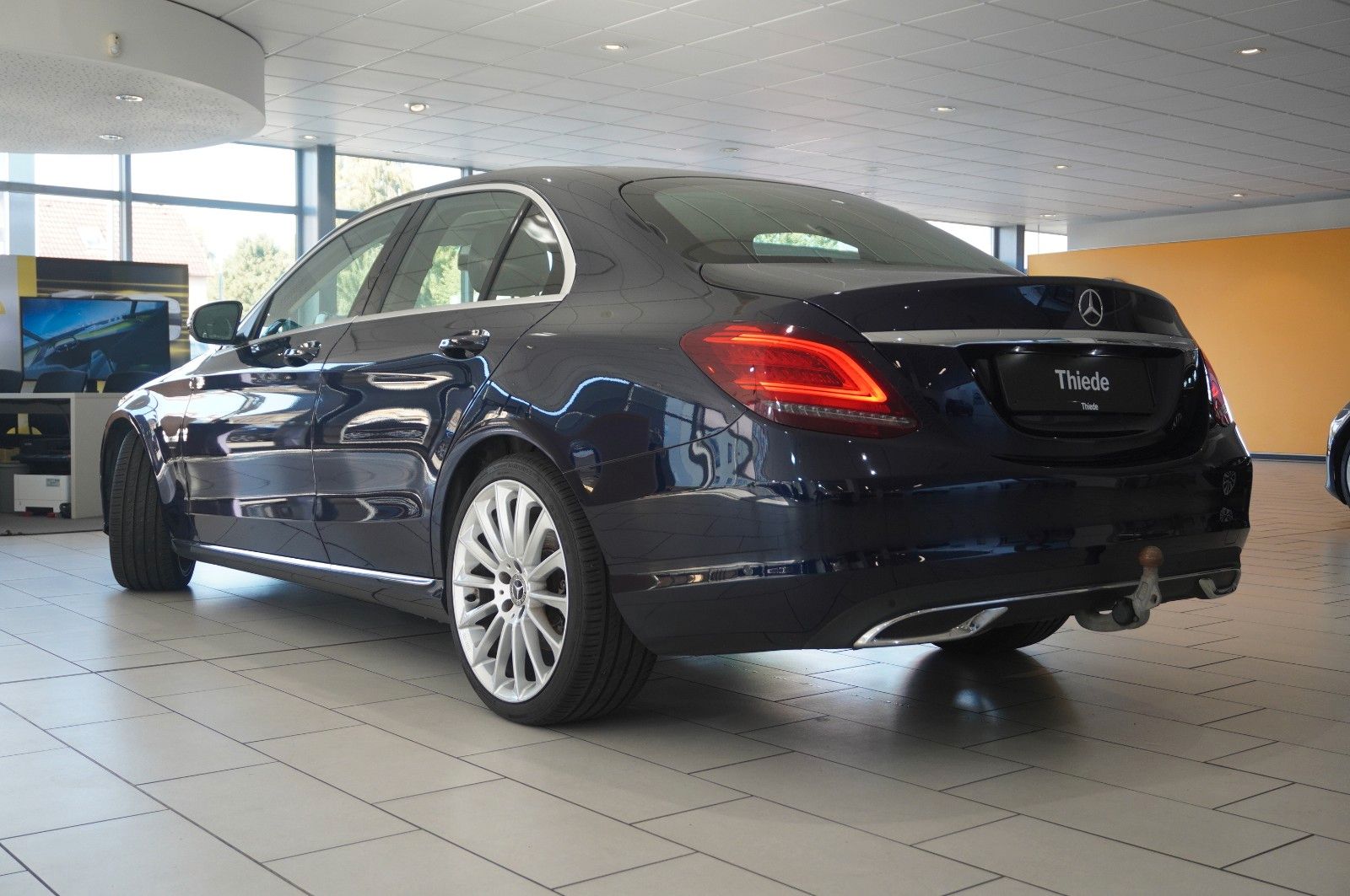 Fahrzeugabbildung Mercedes-Benz C 220 D LIM. AVANTGARDE NAVI/LED/KAMERA/SHZ/AHK