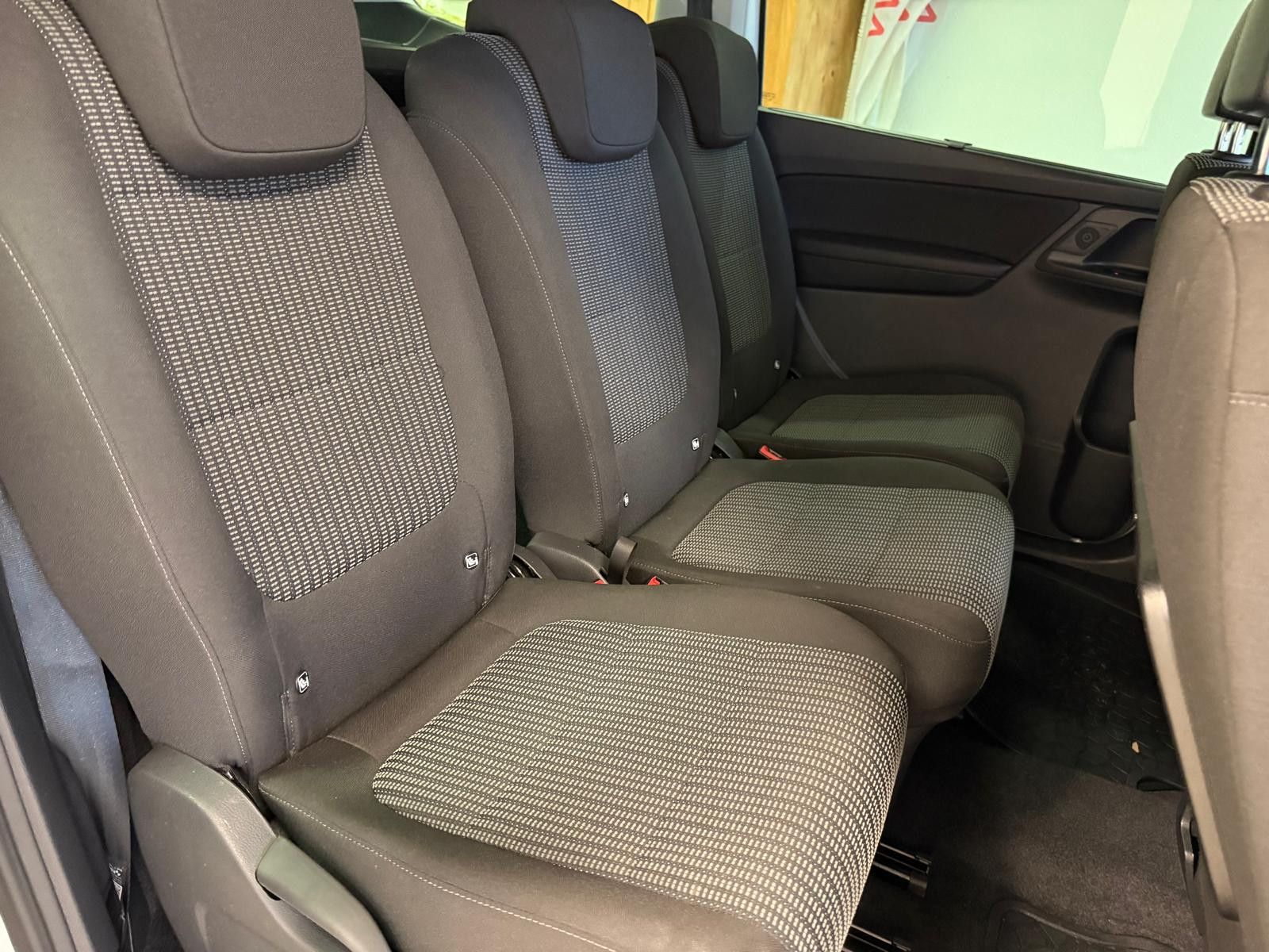 Fahrzeugabbildung SEAT Alhambra Style / NAVI / KLIMA / KAMERA