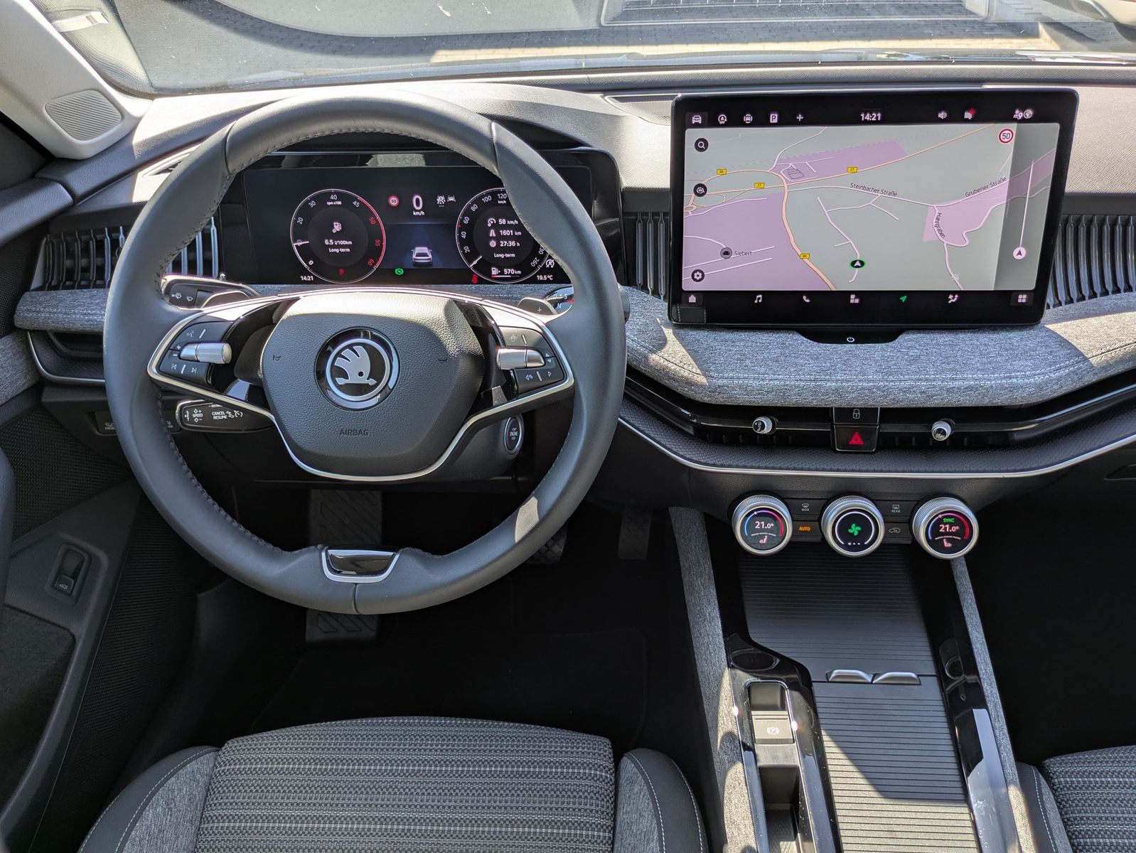 Fahrzeugabbildung SKODA Superb 2.0 TDI 4x4 Selection MATRIX*AHK*5J GAR.