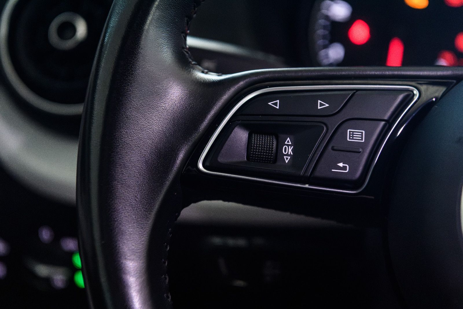 Fahrzeugabbildung Audi Q2 sport 1.6 TDI +LED +Bluetooth