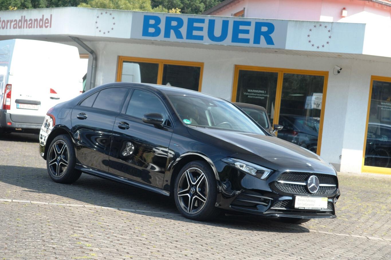 Mercedes-Benz A 250 e Edition Navi AMG LED