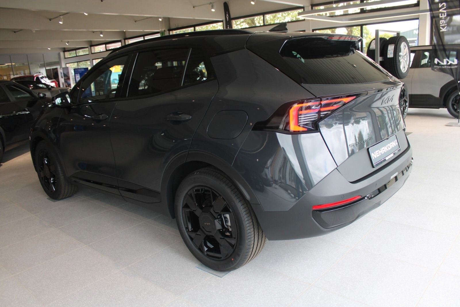 Fahrzeugabbildung Kia Sportage 1.6 T-GDI DCT Automatik Black Edition