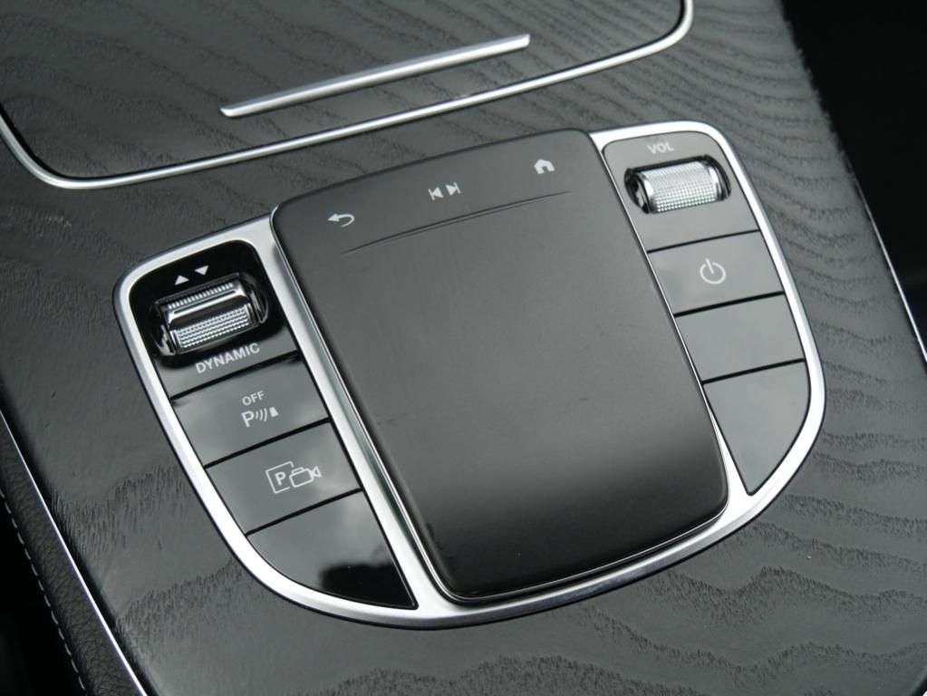 Mercedes-Benz E 300 de 4MATIC Limousine |AMG|DISTR|KEYL|NAVI