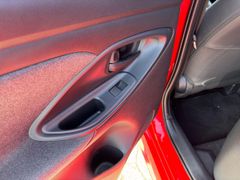 Fahrzeugabbildung Toyota Yaris 1.5 VVT-i Premiere AUTO 15 JAHRE GARANTIE