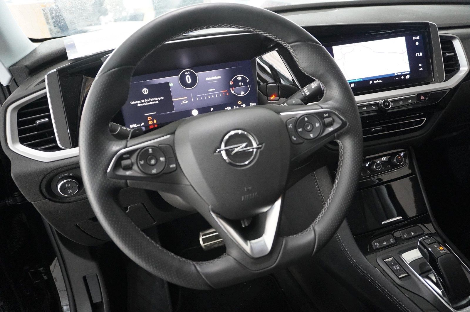 Fahrzeugabbildung Opel Grandland (X) 1.6T GSe HYBRID 4X4 NAVI/LED/SPORT