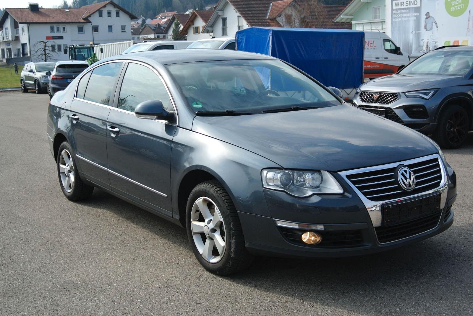 Volkswagen Passat Lim. Highline 8-Fach bereift