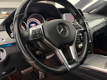 Mercedes E 200 - 12