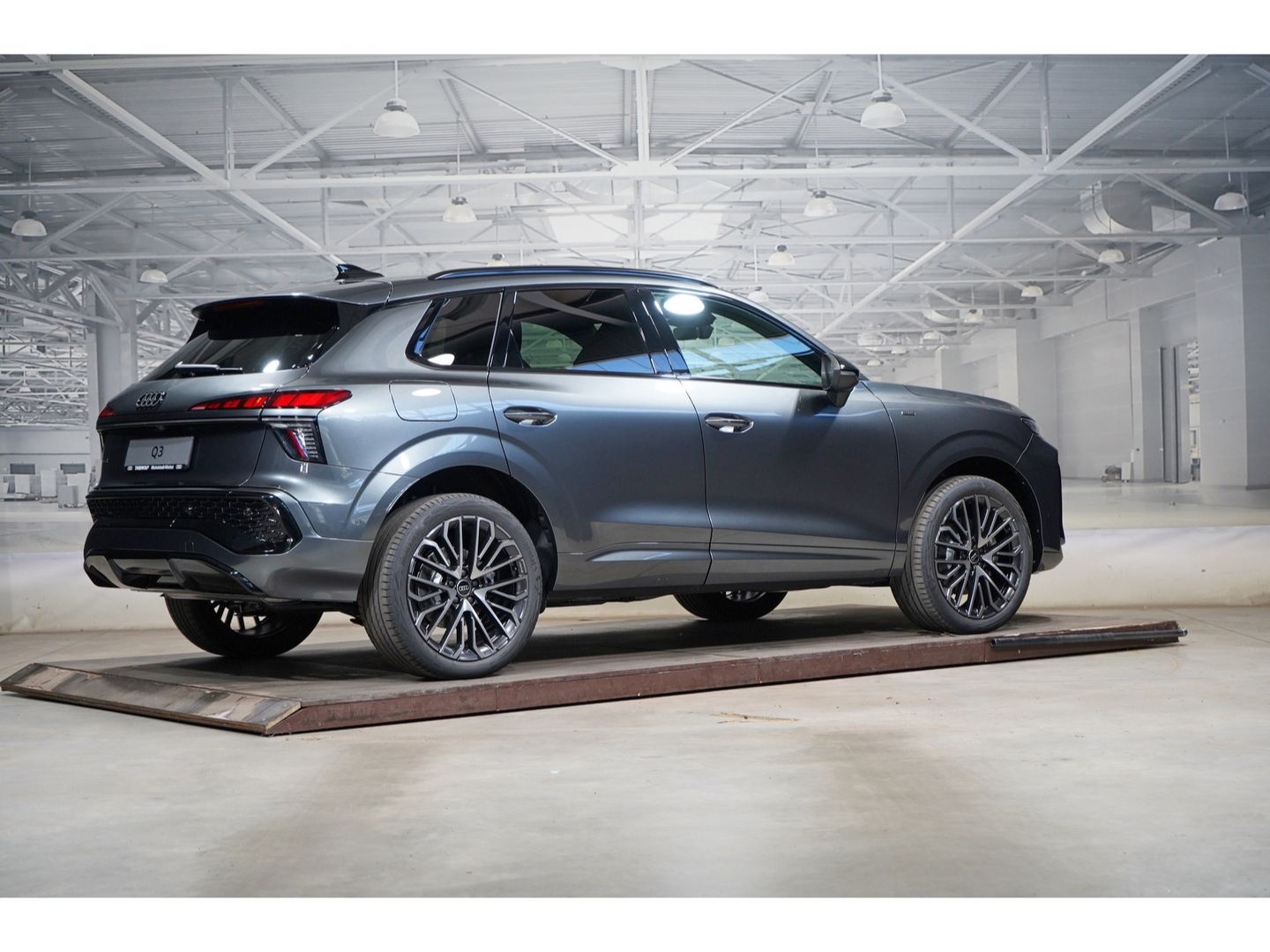 Audi Q3 SUV e-hybrid 200 kW S line PANO AHK MATRIX imagem 3