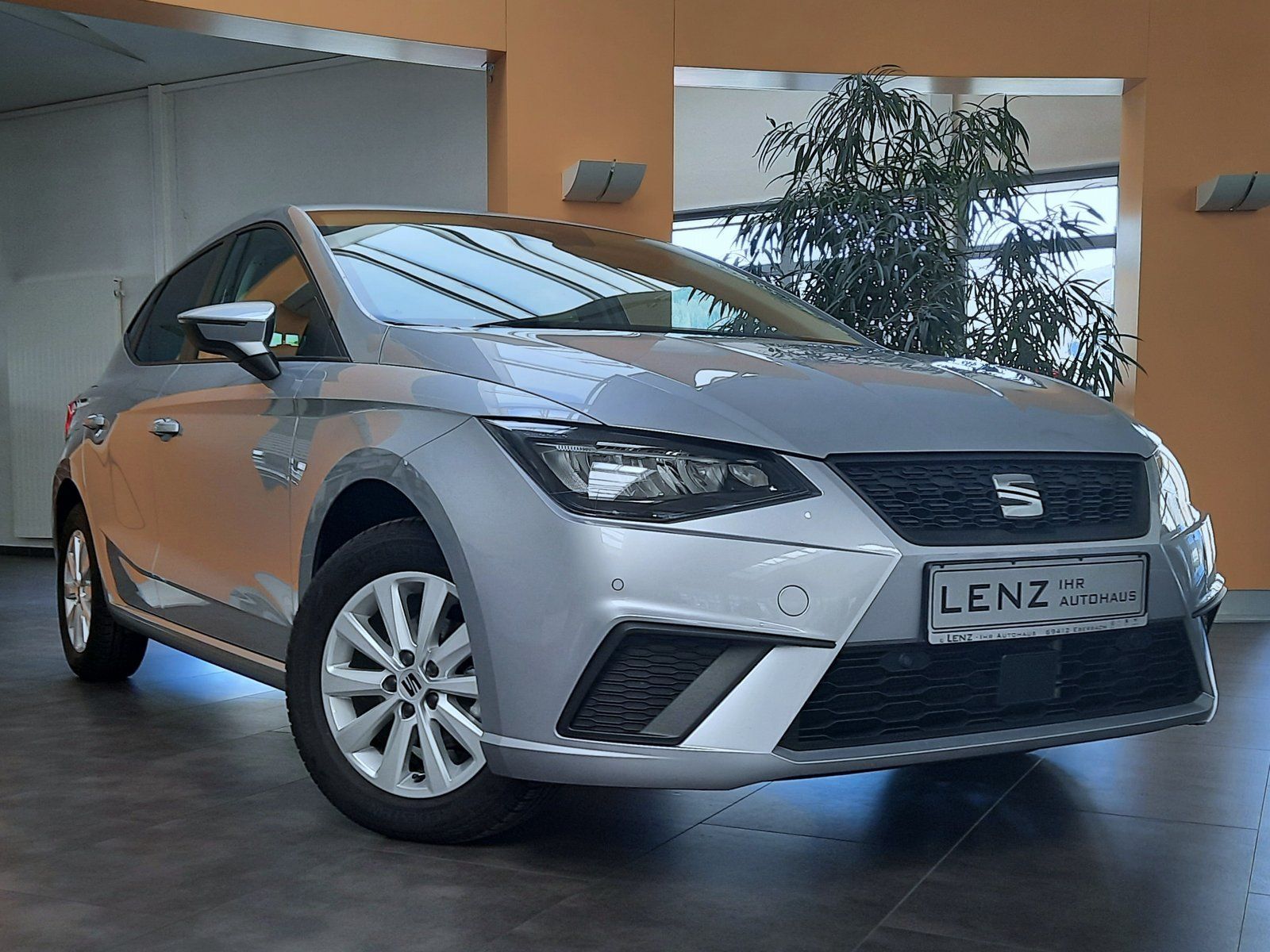 Fahrzeugabbildung SEAT Ibiza Style TSI *Navi*Cam*LED*Sitzhzg*Einparkh*