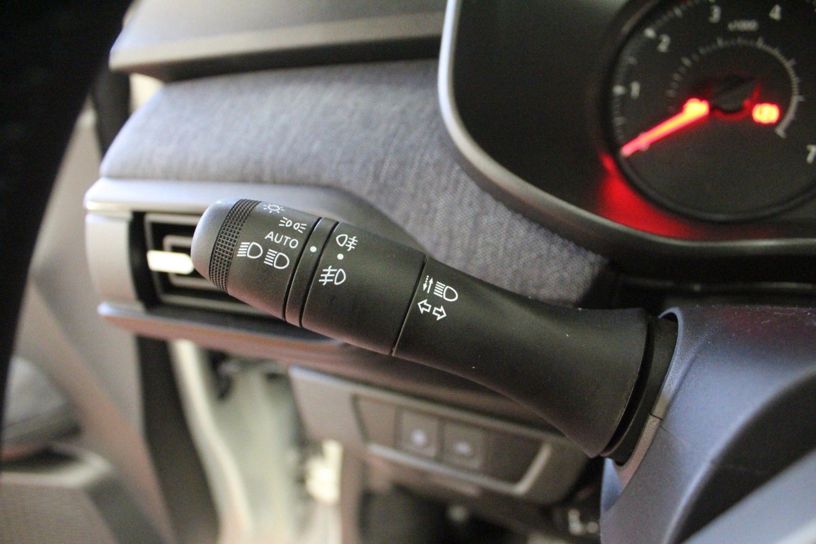 Fahrzeugabbildung Dacia Sandero Expression ECO-G 120 *Sitzhz*LPG