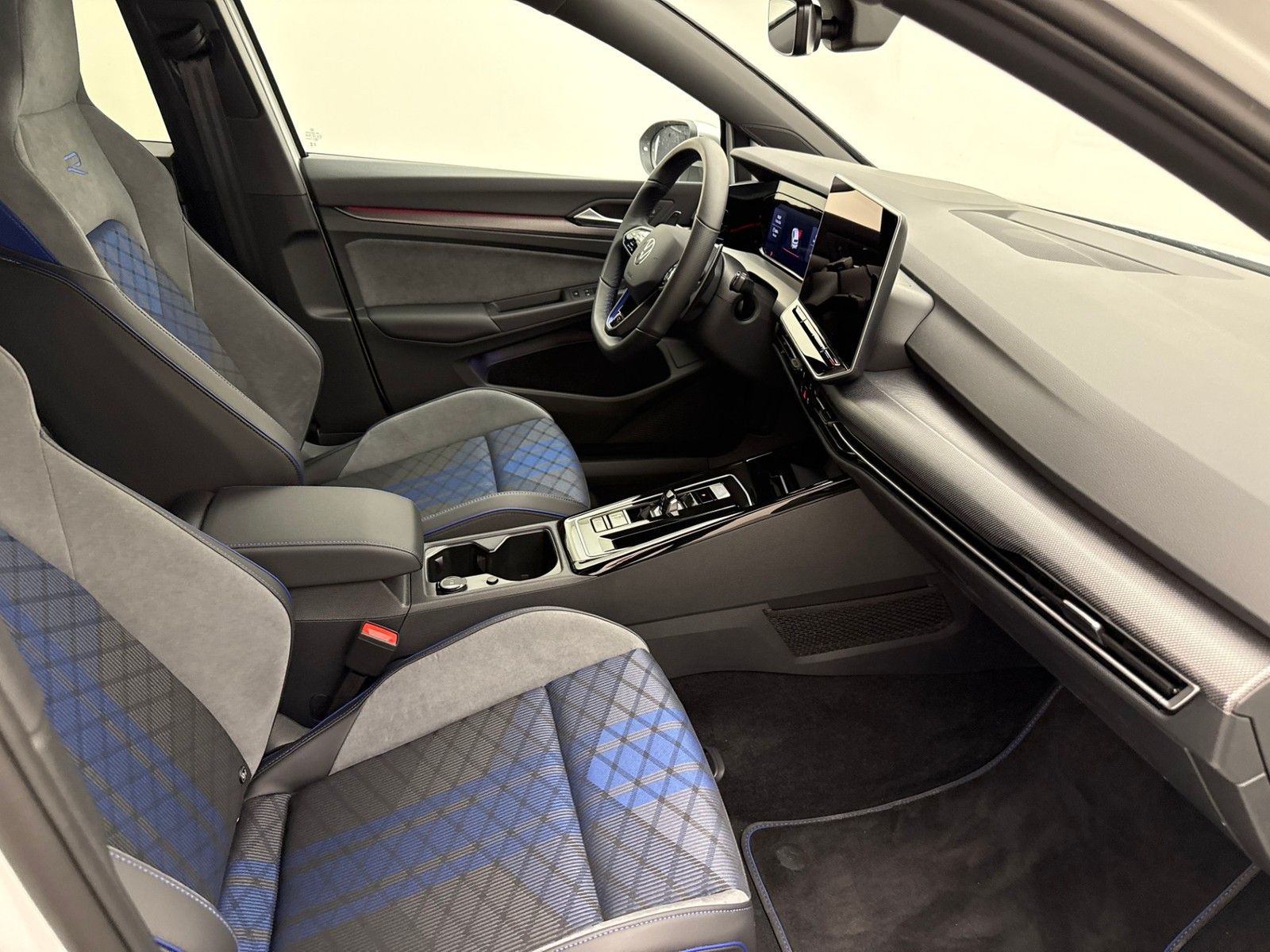 Volkswagen Golf 8 PA R TSI DSG 4M Performance270DCC19 EA8 foto 3