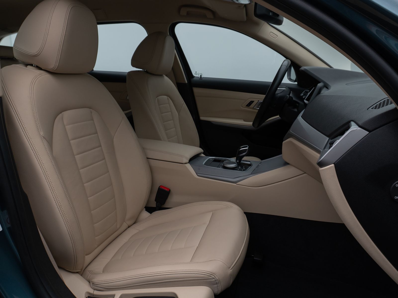 Fahrzeugabbildung BMW 320d xD CockPit+ Lenkrhzg Lordos Stndhz PDC AHK
