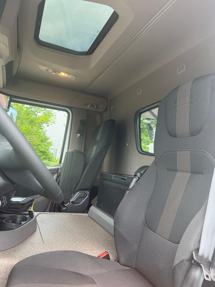 Fahrzeugabbildung DAF FAD XDC 450 Dreiseitenkipper