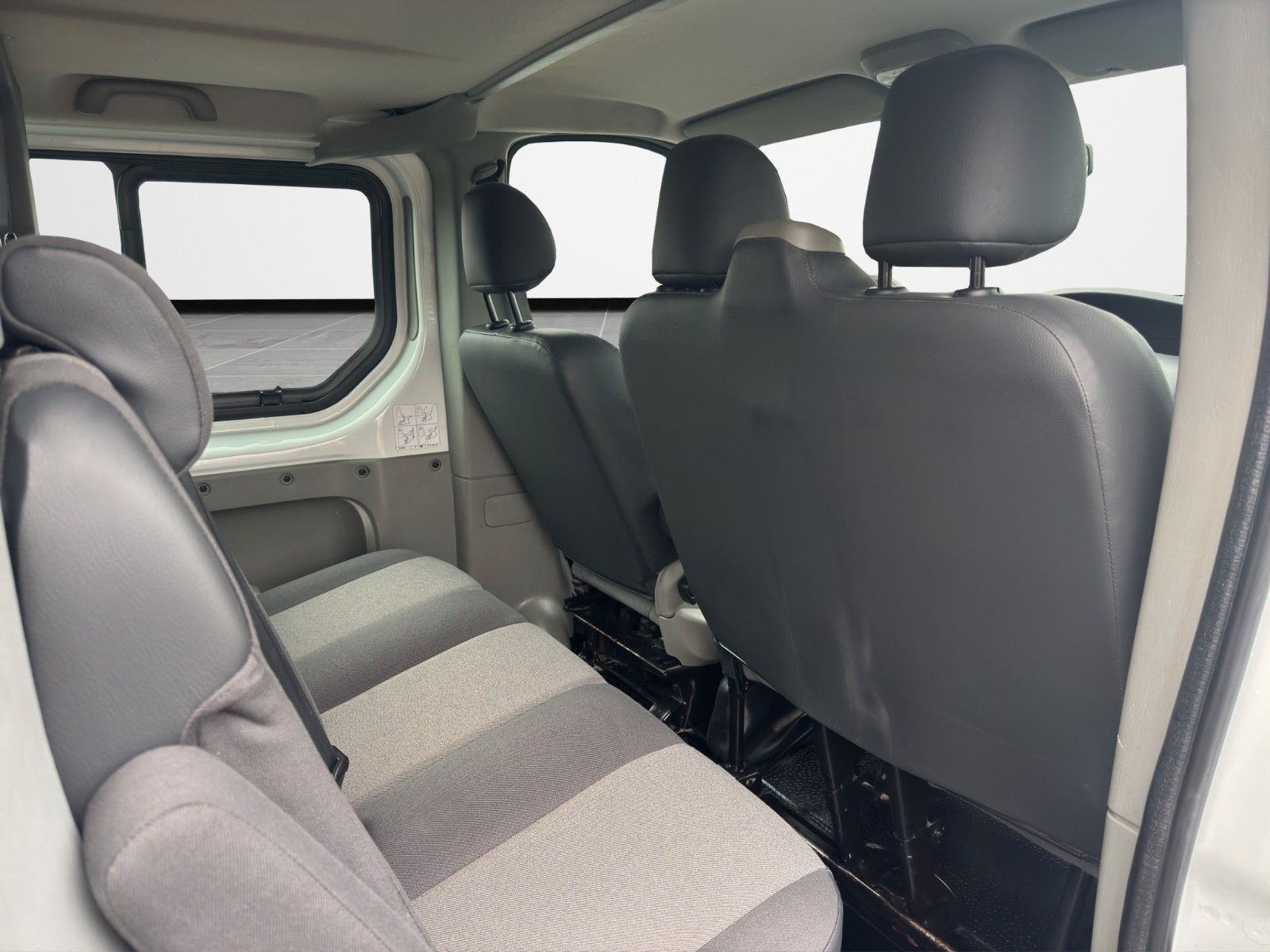 Fahrzeugabbildung Renault TRAFIC KASTEN L2H1 DOKA 2,9T KOMFORT 6-SITZER