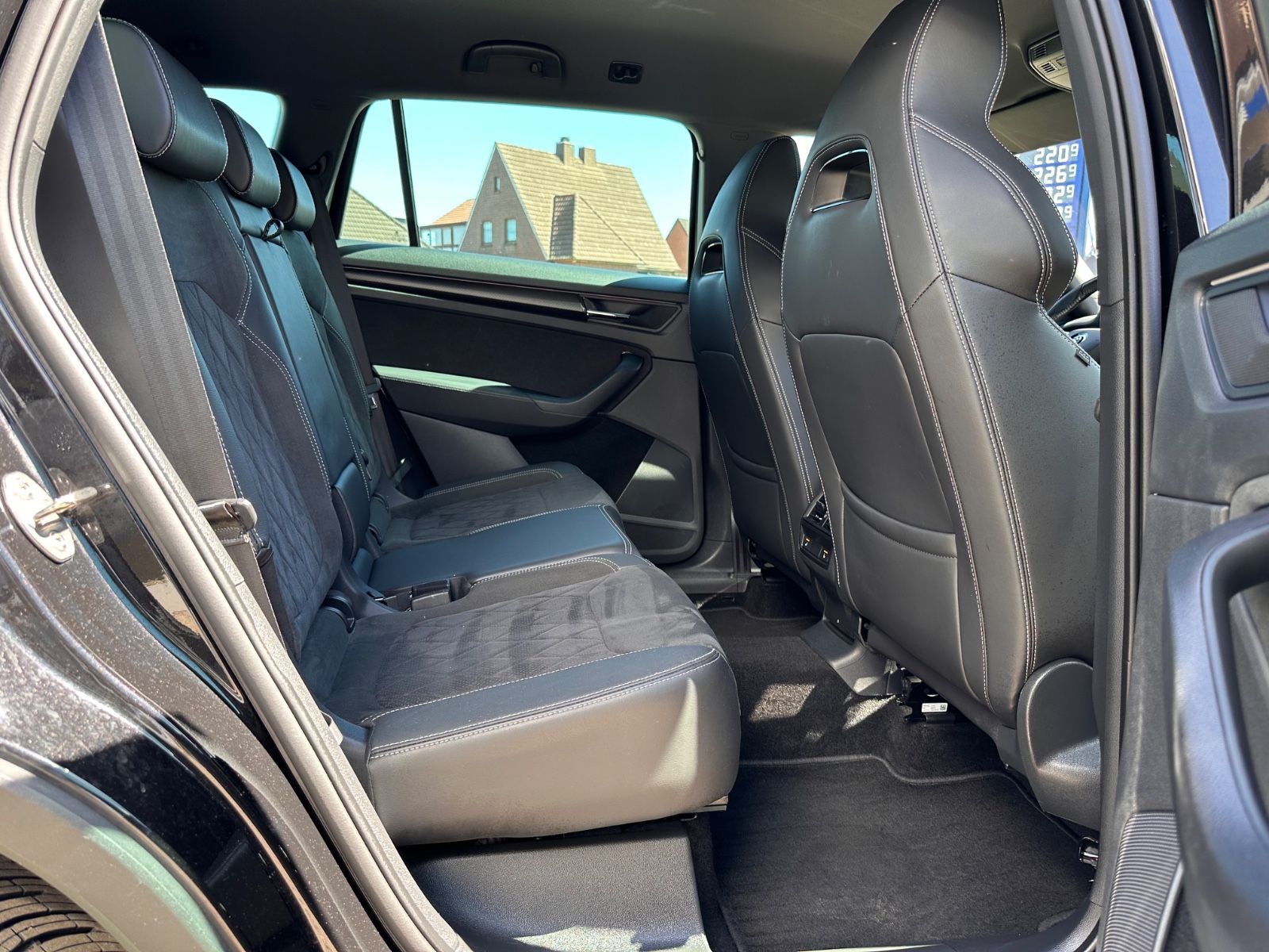 Fahrzeugabbildung SKODA Kodiaq Sportline 2.0 TDI 4x4 Matrix/AHK/ACC/Navi