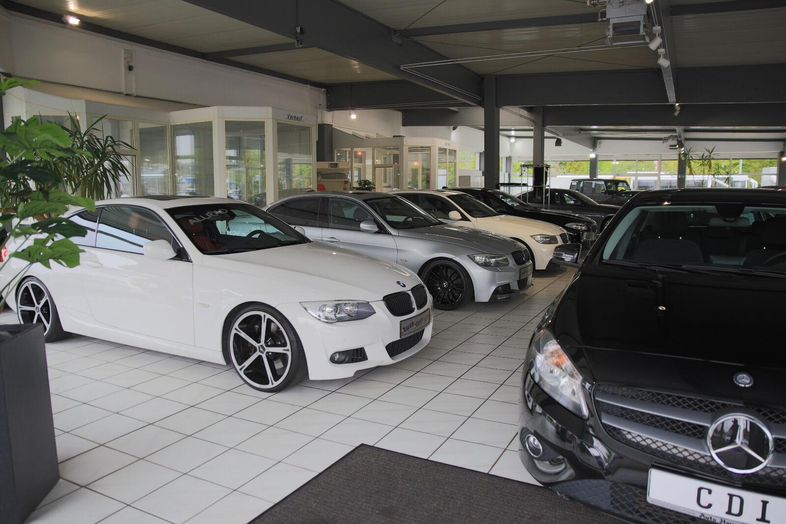 showroom-image-top