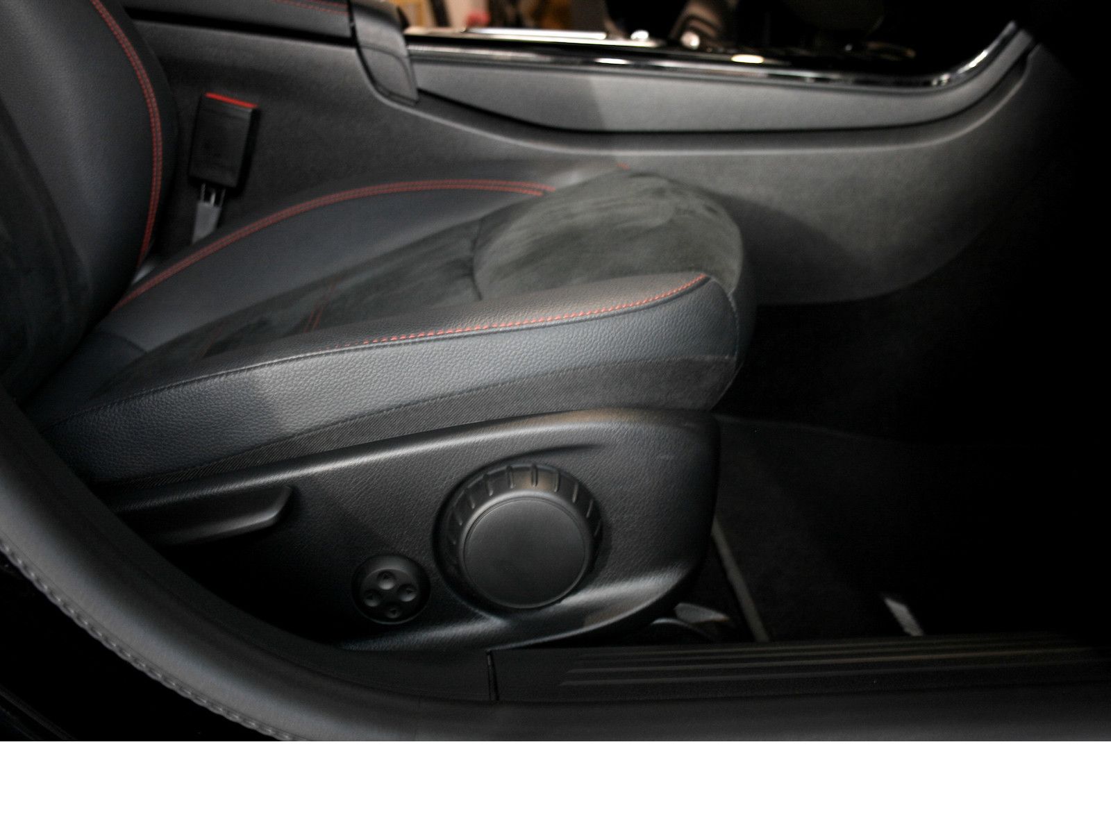 Fahrzeugabbildung Mercedes-Benz CLA 200 Shooting Brake AMG Advanced Plus *Night*