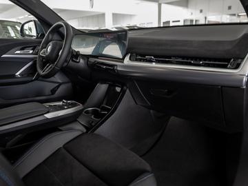2026 BMW IX2 照片 9