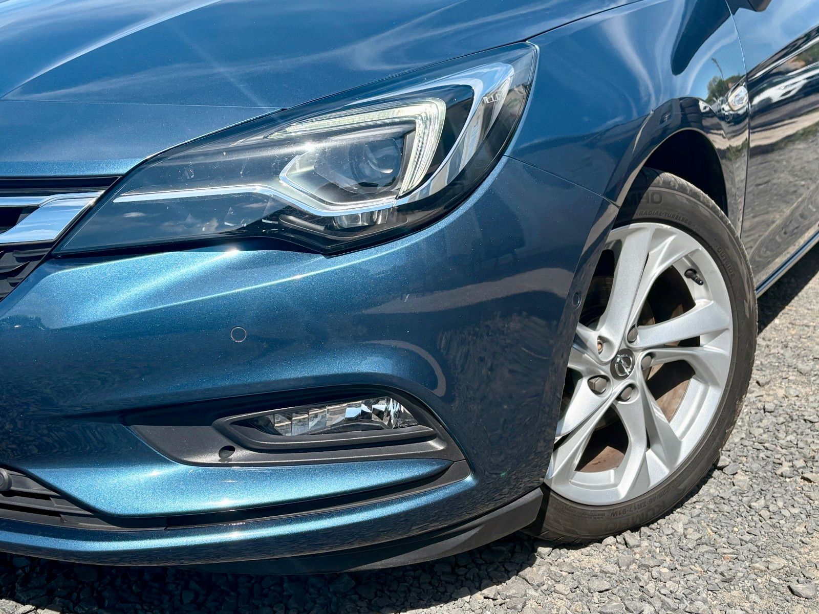 Fahrzeugabbildung Opel Astra K Sports Tourer 1.4 Aut. Navi LED Kamera