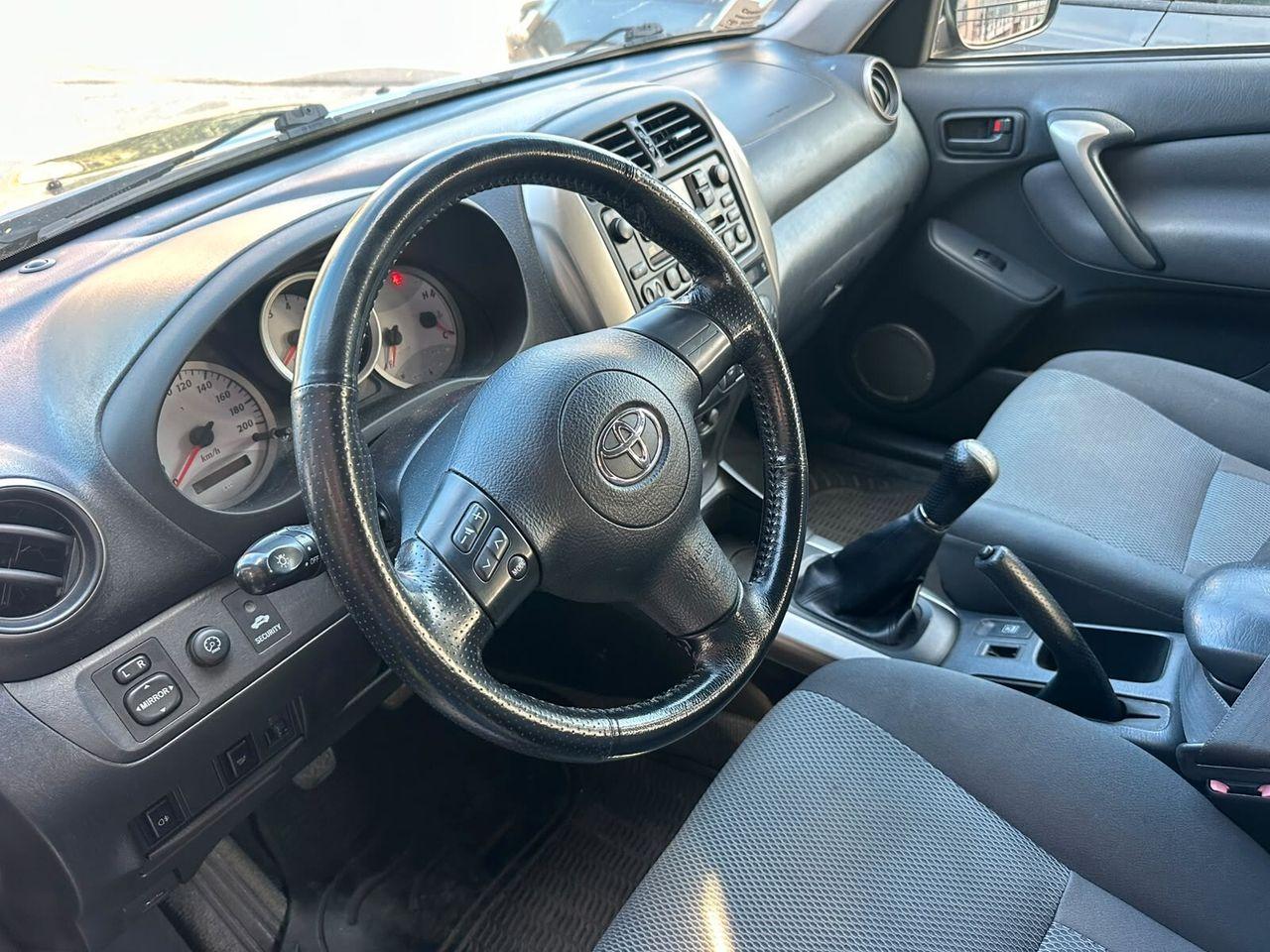 Toyota RAV4 2005 — photo 11