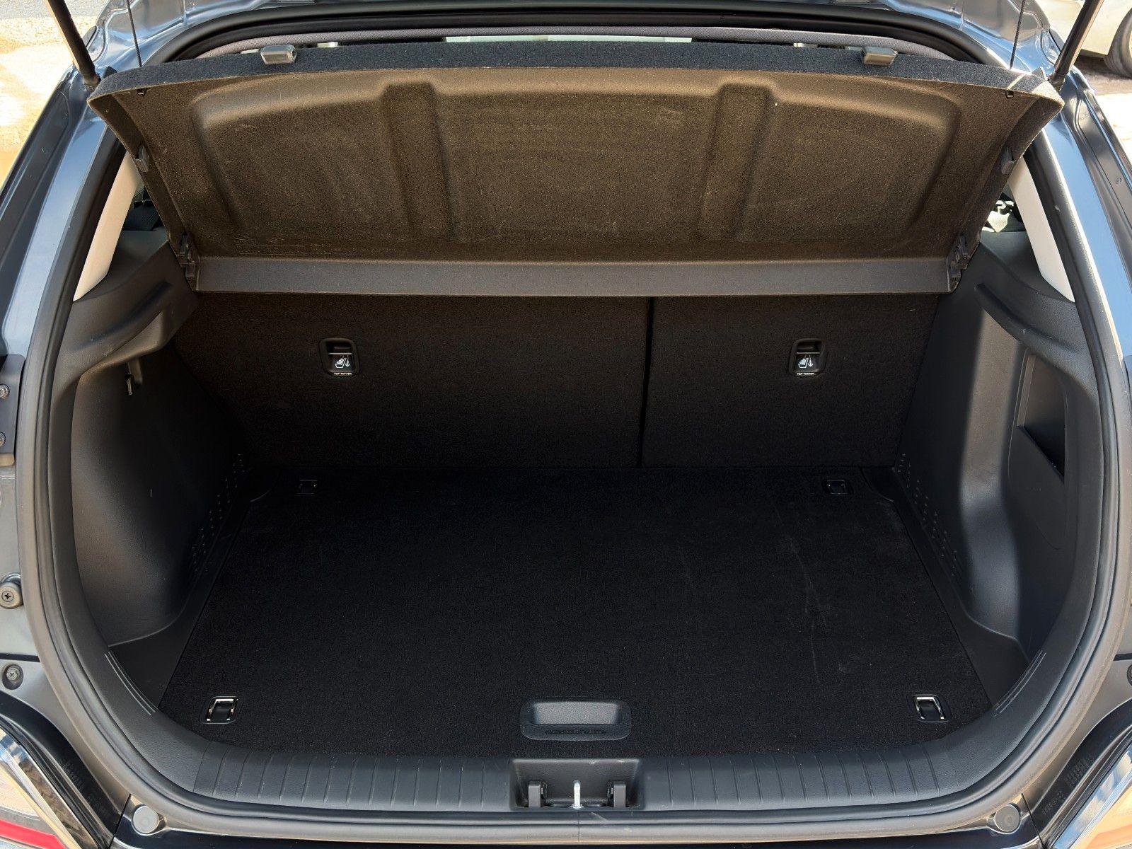 Fahrzeugabbildung Hyundai Kona Elektro SELECT ACC LKAS SHZ LHZ CAM CarPlay